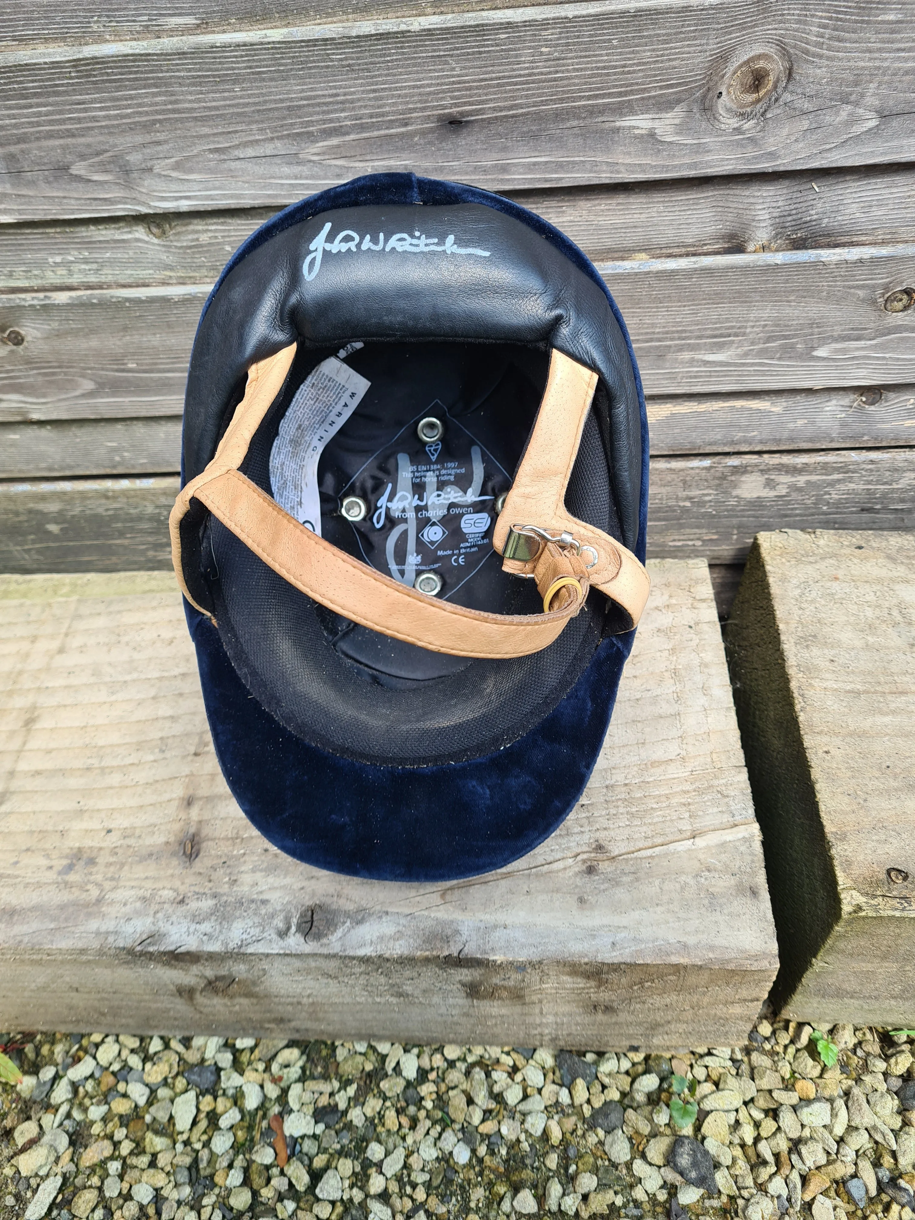 John whitaker/Charles Owen show hat with flesh strap 56 cm