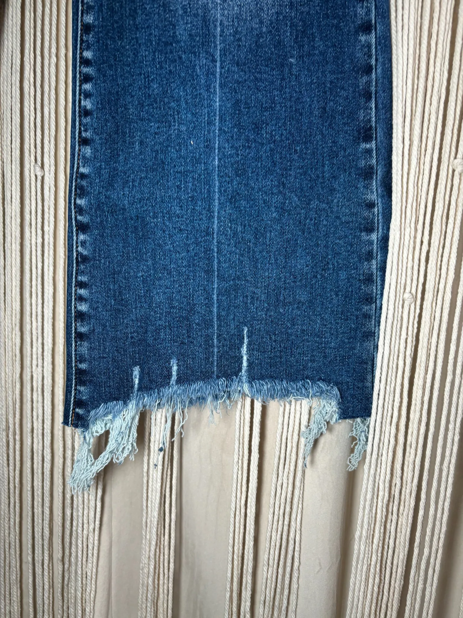 Lennon Cropped Mid Rise Straight Raw Hem Jeans
