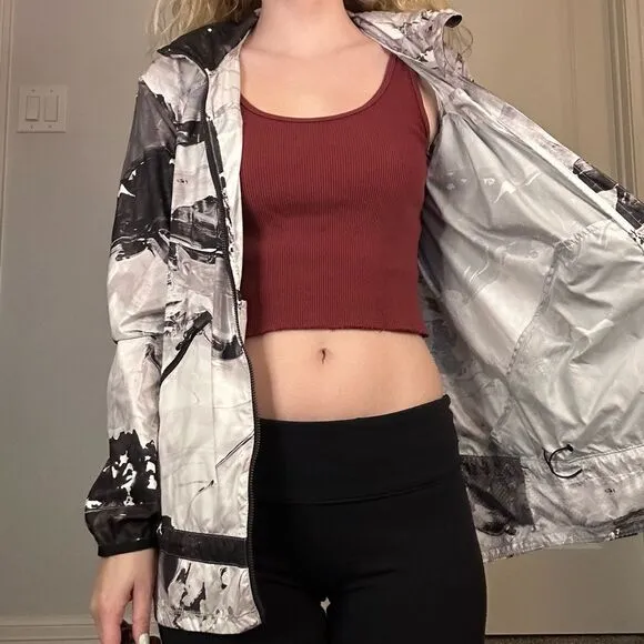 Lululemon Women’s Sz 4 Miss Misty II Packable Rain Jacket in a Marbled Print