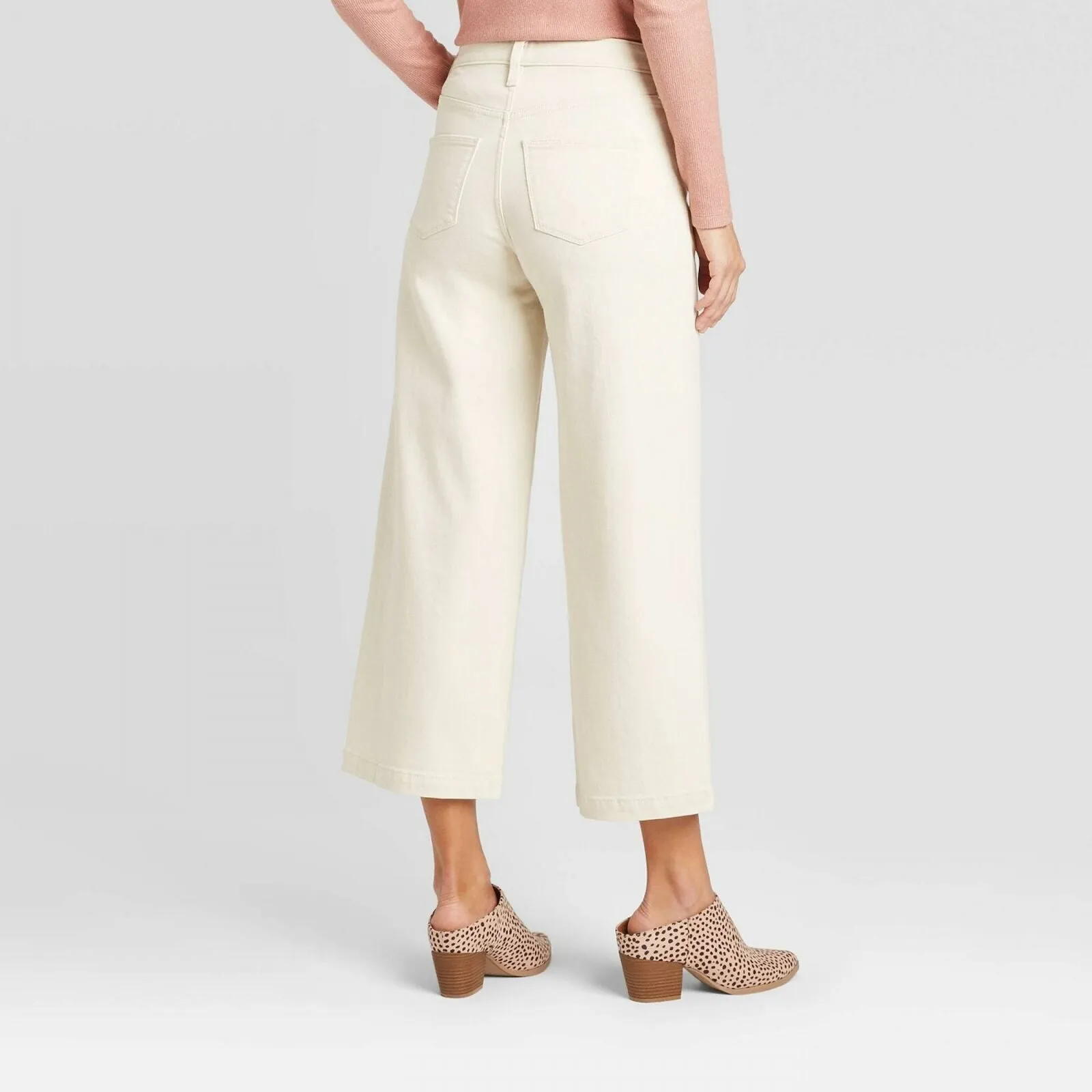 Universal Thread Women's High Rise Wide Leg Cropped Jeans